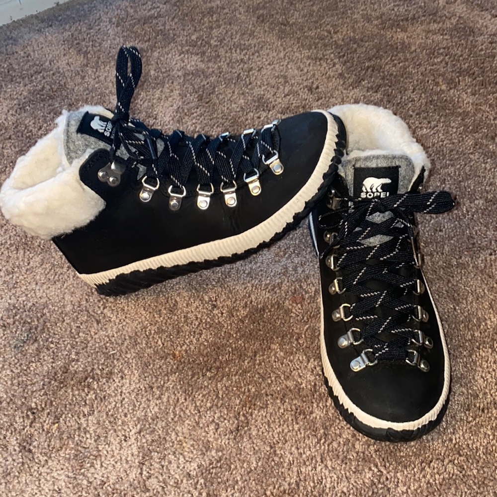 Sorel Women's Out N About Plus Conquest Waterproof Cold Weather Boots Size 8
